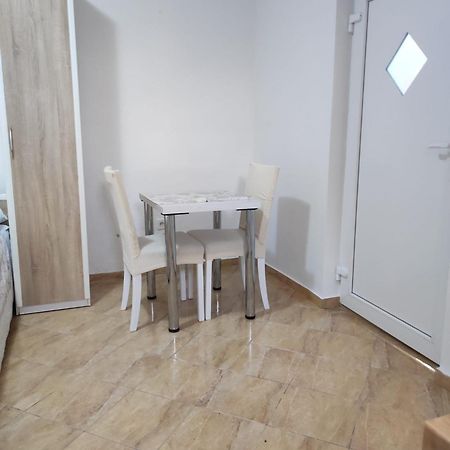Gordana Apartmani Ljubač Exterior foto