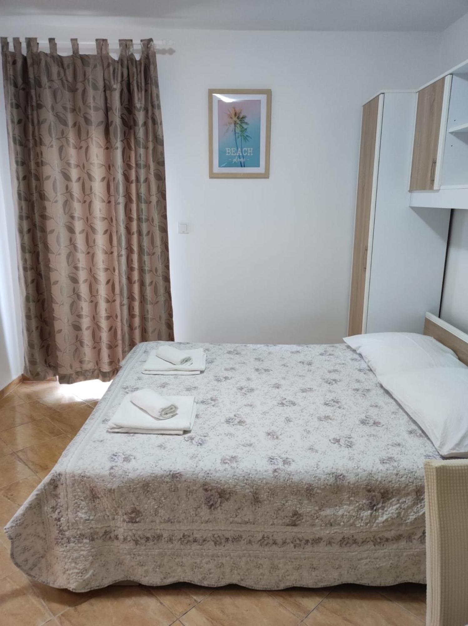Gordana Apartmani Ljubač Exterior foto